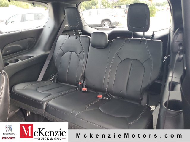 Used 2019 Chrysler Pacifica Touring-L Plus w/ Advanced Safetytec Group FWD image 22