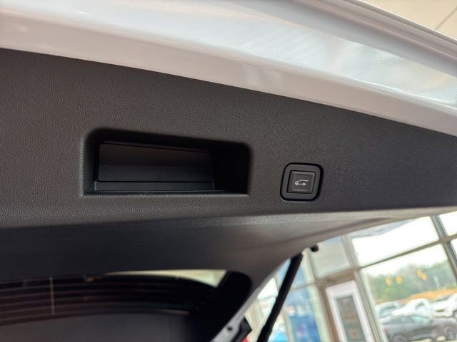 New 2026 Chevrolet Traverse LT w/ Sun and Wheel Package image 23