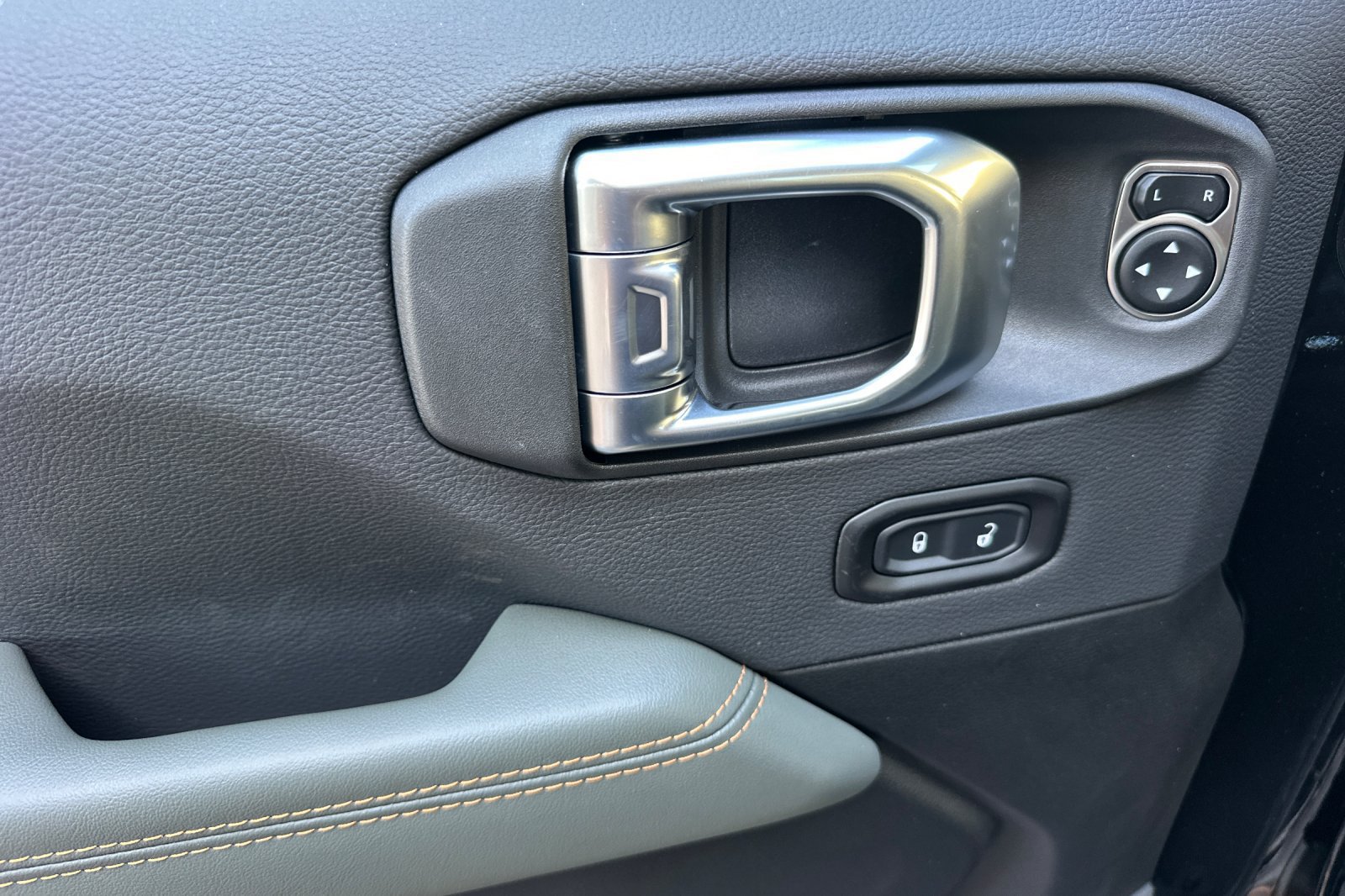 New 2026 Jeep Gladiator Mojave AWD/4WD image 10