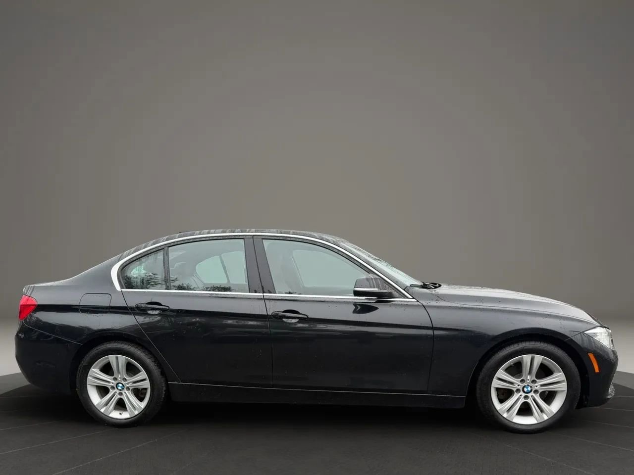Used 2016 BMW 328i xDrive Sedan AWD/4WD image 4