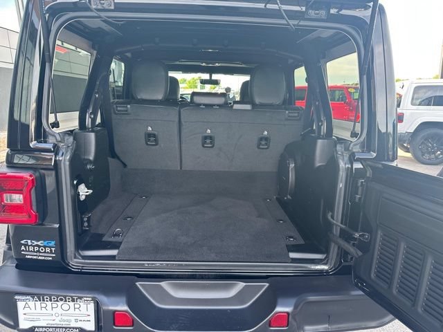 Used 2023 Jeep Wrangler Unlimited Sahara w/ Cold Weather Group AWD/4WD image 8