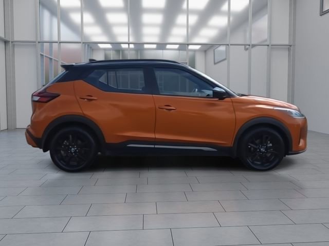 Certified 2022 Nissan Kicks SR FWD image 8