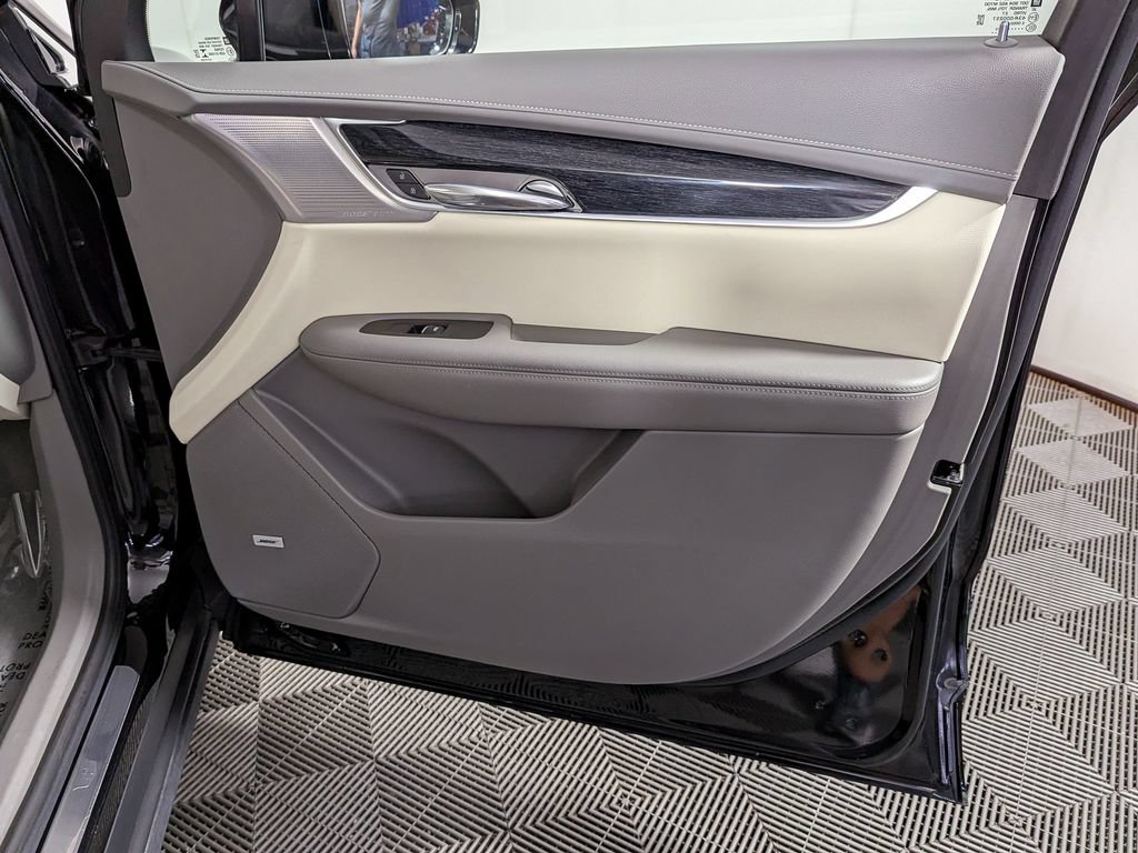 Used 2023 Cadillac XT6 Premium Luxury w/ Technology Package AWD/4WD image 31