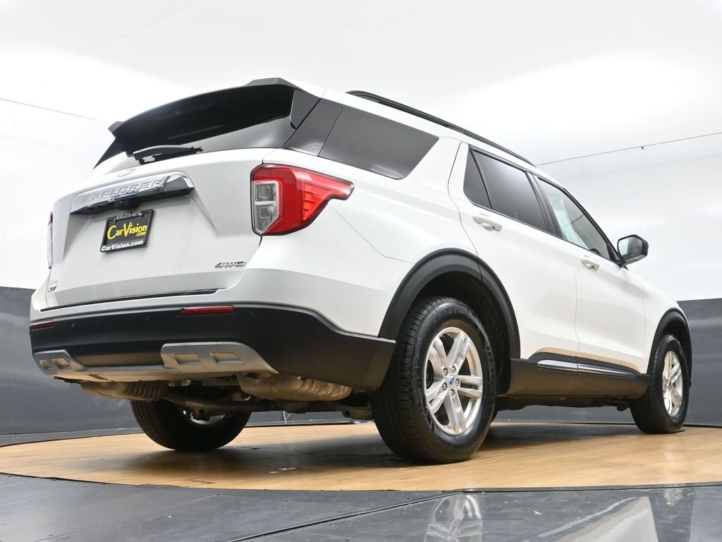 Used 2022 Ford Explorer XLT w/ Equipment Group 202A AWD/4WD image 54
