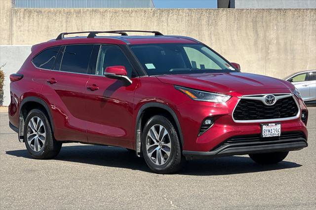 Certified 2021 Toyota Highlander XLE AWD/4WD image 5