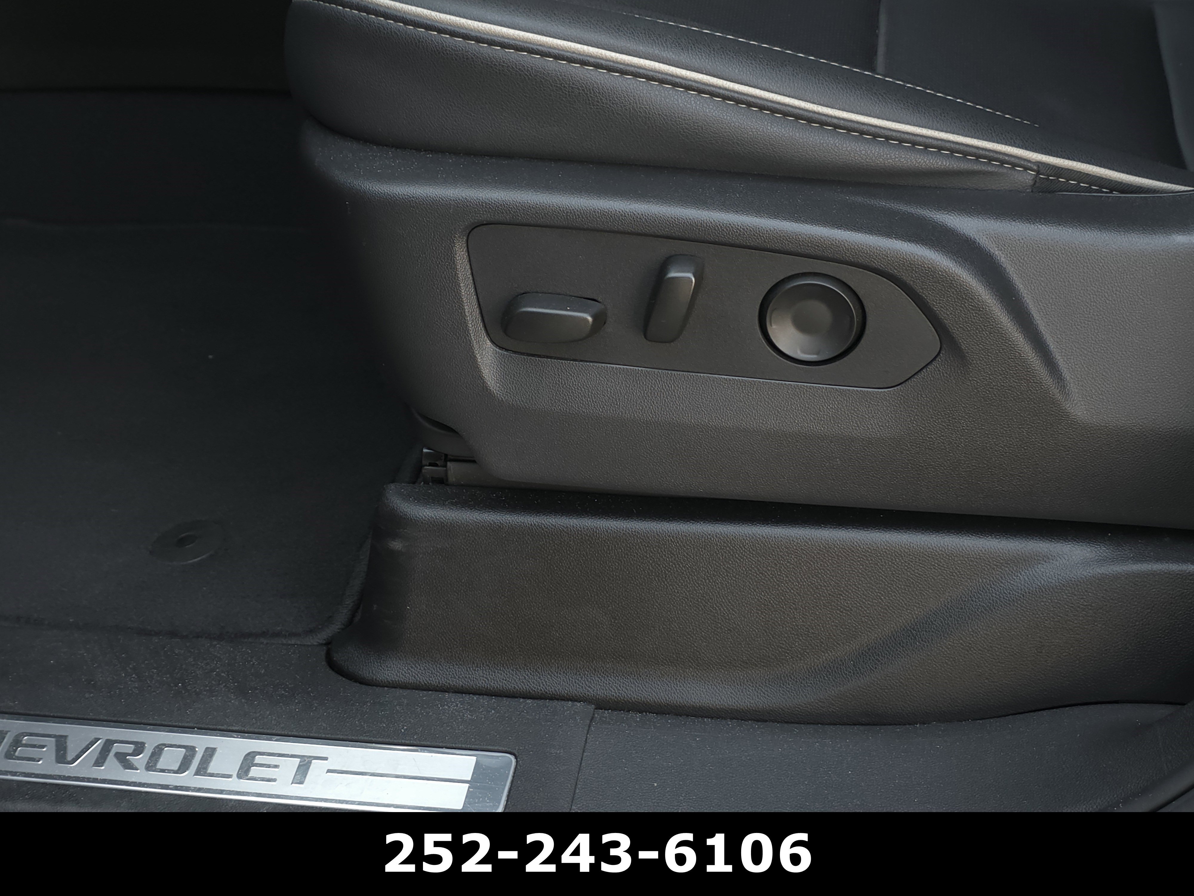Used 2025 Chevrolet Tahoe Premier RWD image 11