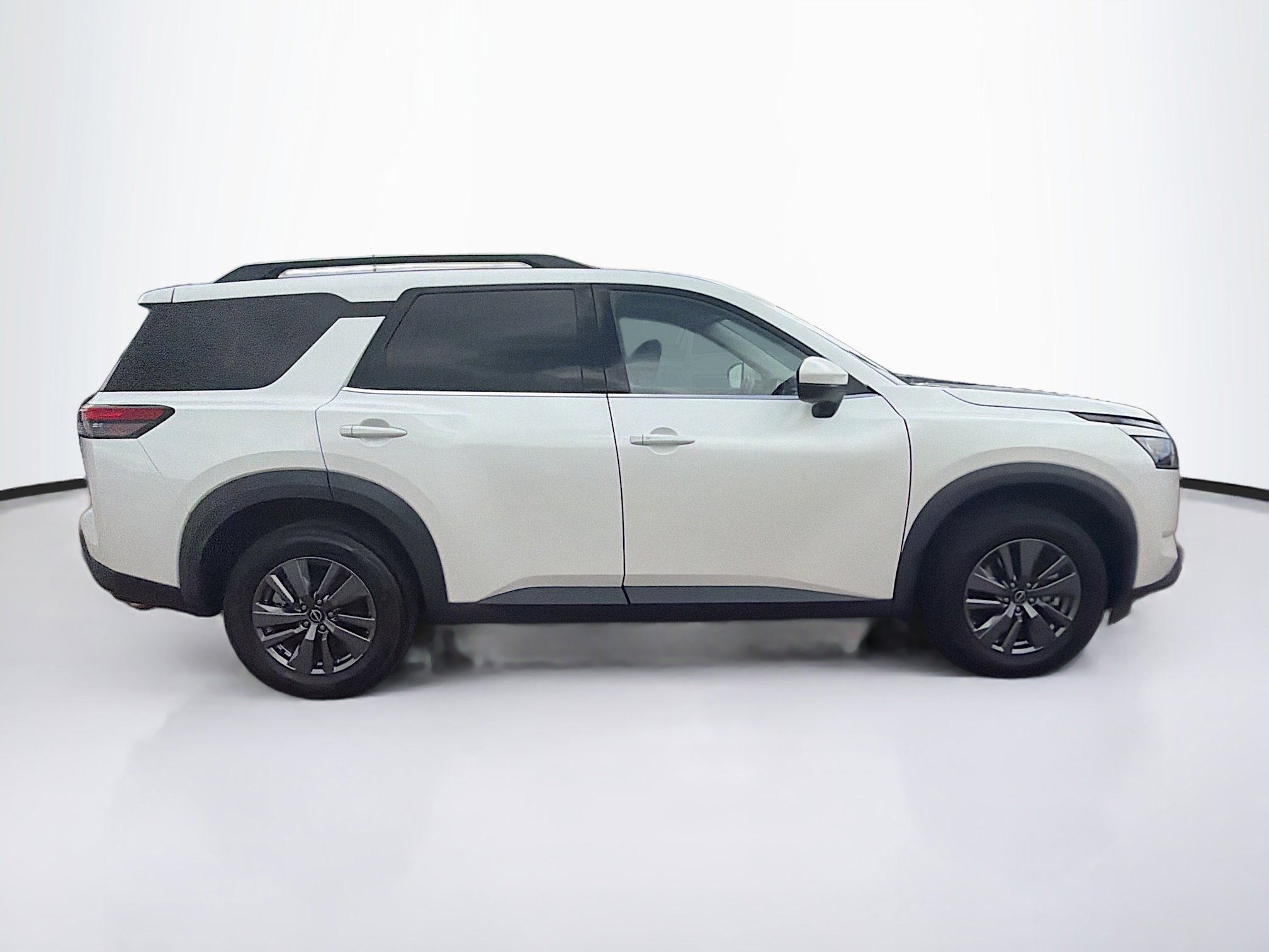 Used 2023 Nissan Pathfinder SV w/ SV Premium Package AWD/4WD image 10