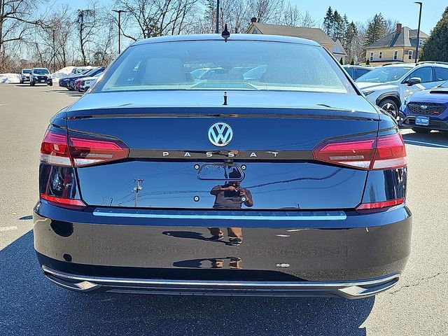 Used 2022 Volkswagen Passat 2.0T SE image 5