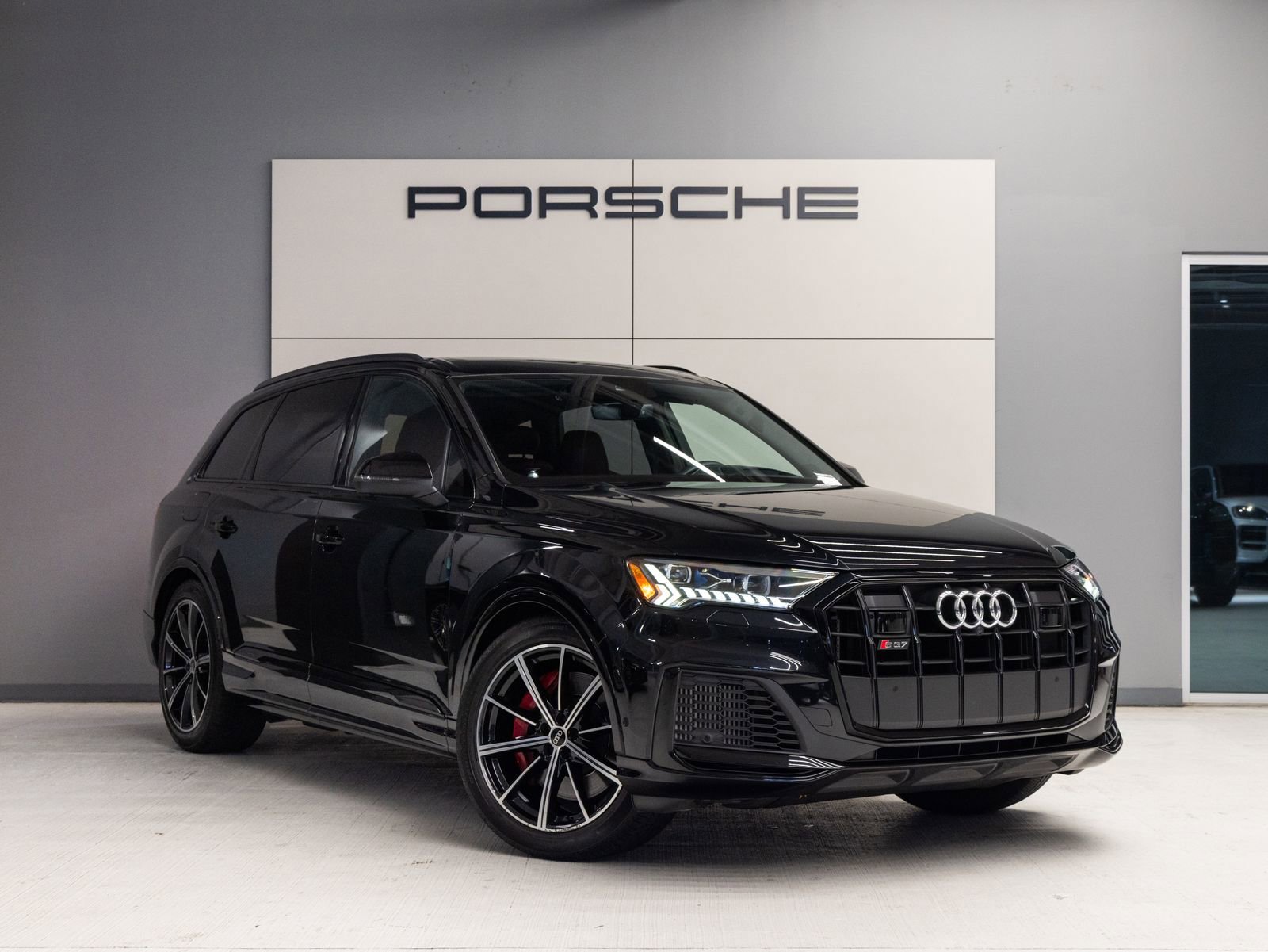 Used 2021 Audi SQ7 Prestige image 10