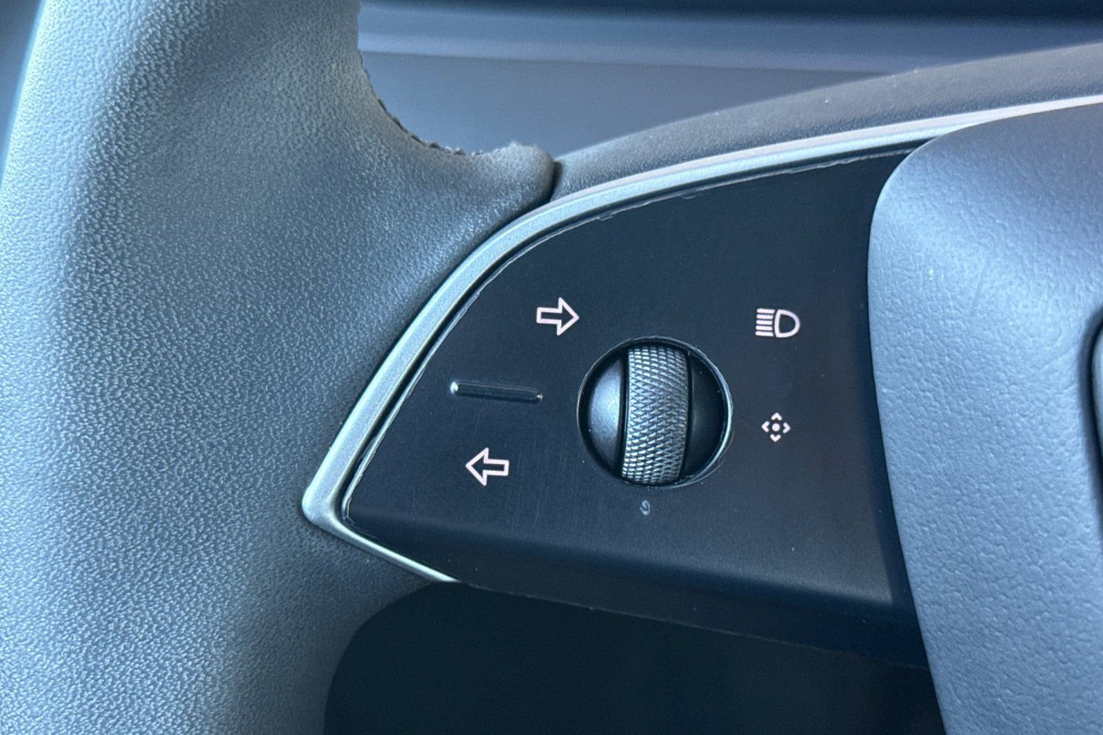 Used 2024 Tesla Model 3 Standard Range image 18