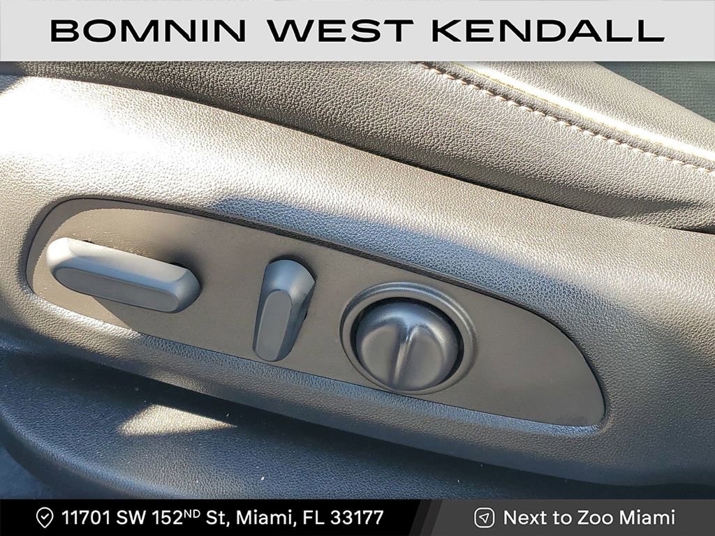 Used 2022 Chevrolet Blazer Premier w/ Enhanced Convenience Package image 19