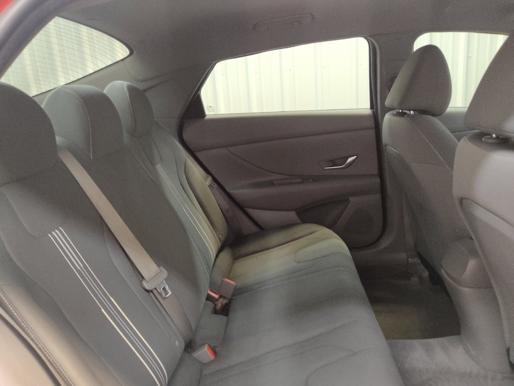 Used 2022 Hyundai Elantra SEL FWD image 19