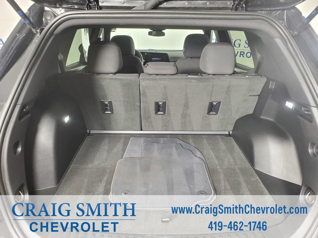 Used 2025 Chevrolet Equinox LT FWD image 13