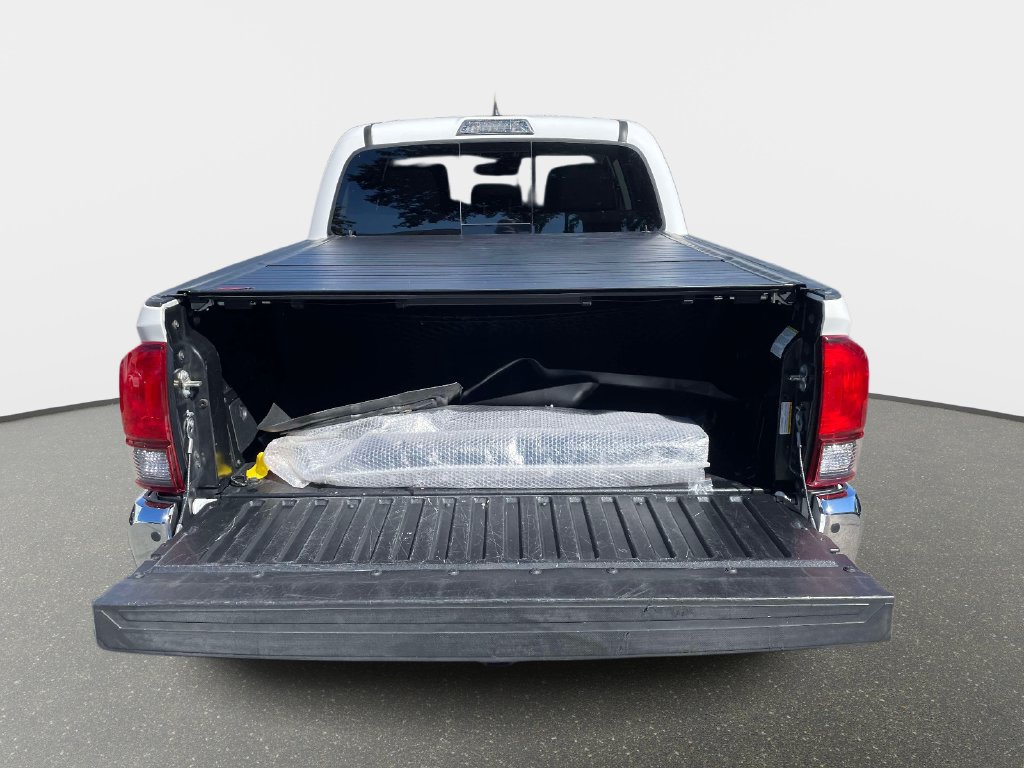 Used 2018 Toyota Tacoma SR5 RWD image 14