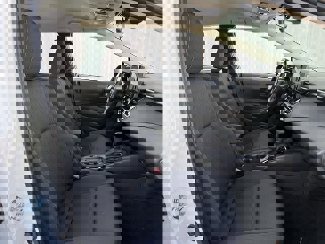 Used 2025 Toyota Corolla LE image 28