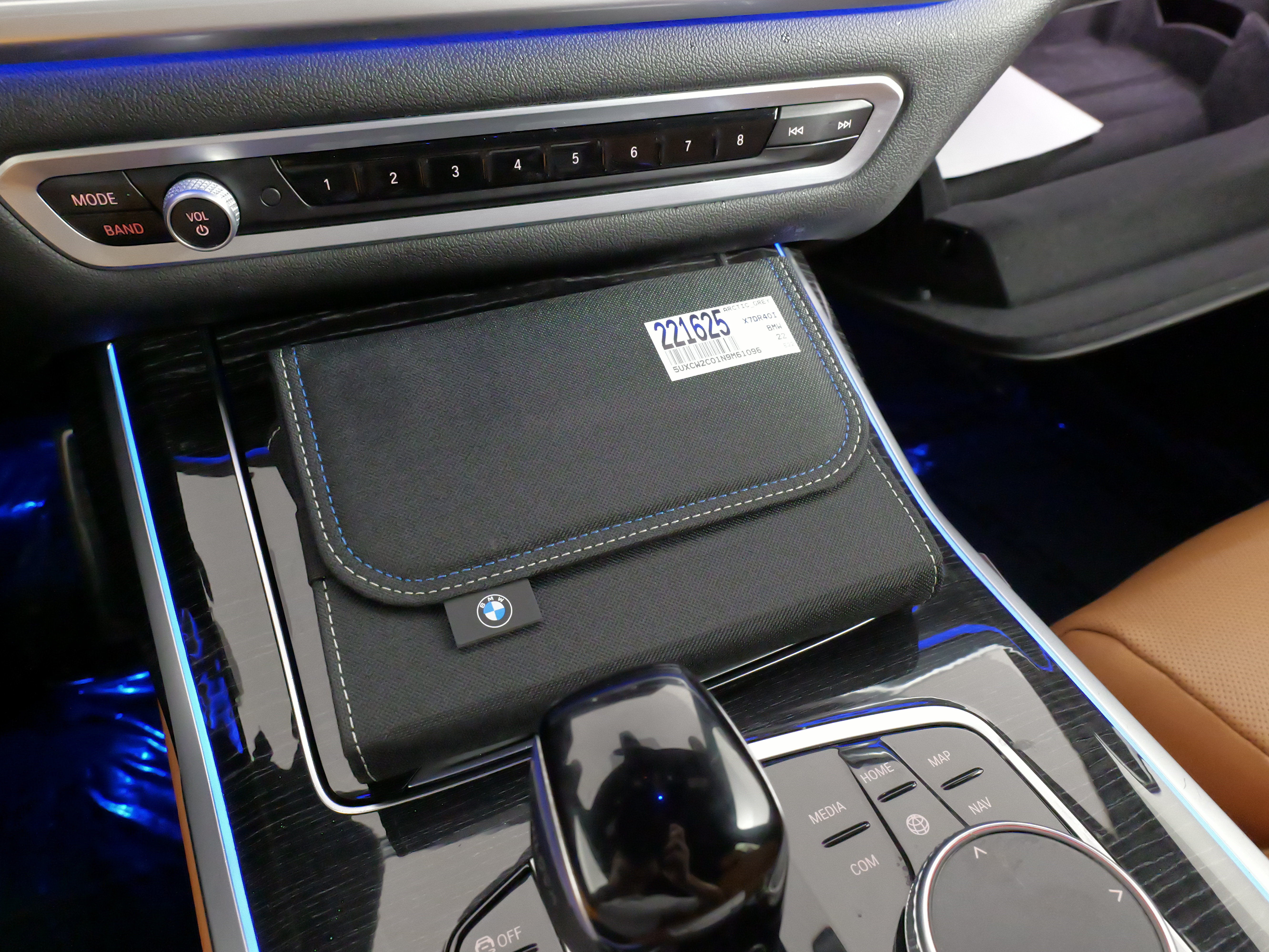 Used 2022 BMW X7 xDrive40i w/ M Sport Package AWD/4WD image 56