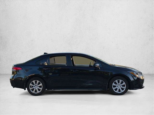 Used 2025 Toyota Corolla LE FWD image 4