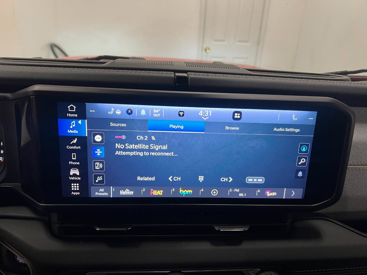 Used 2025 Jeep Wrangler Unlimited Sahara AWD/4WD image 36