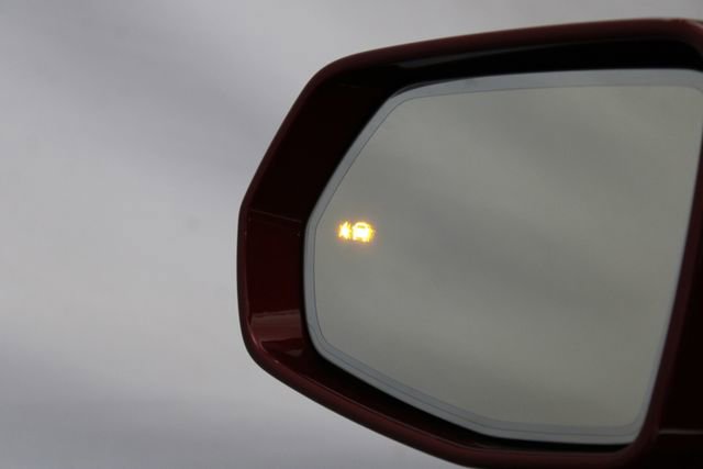 Used 2020 Cadillac XT5 Premium Luxury w/ LPO, Floor Liner Package AWD/4WD image 20