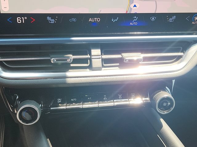 Used 2024 Chevrolet Equinox EV LT FWD image 15