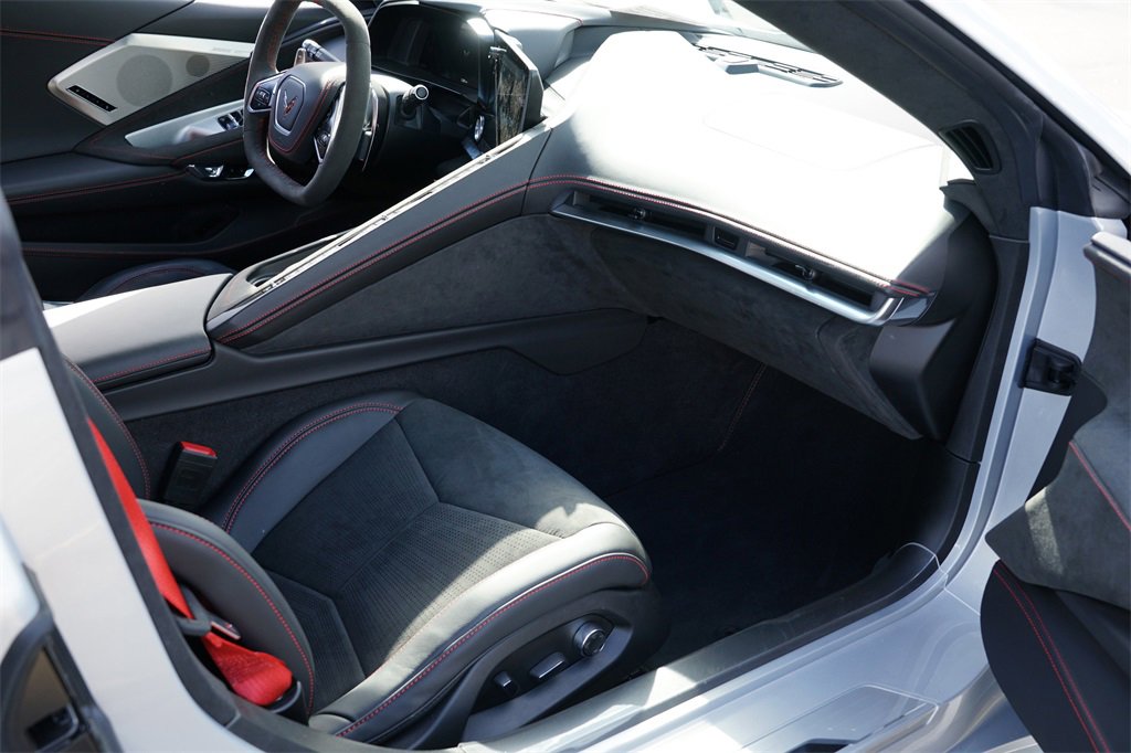 Used 2023 Chevrolet Corvette Stingray Premium Conv w/ Z51 Performance Package image 21