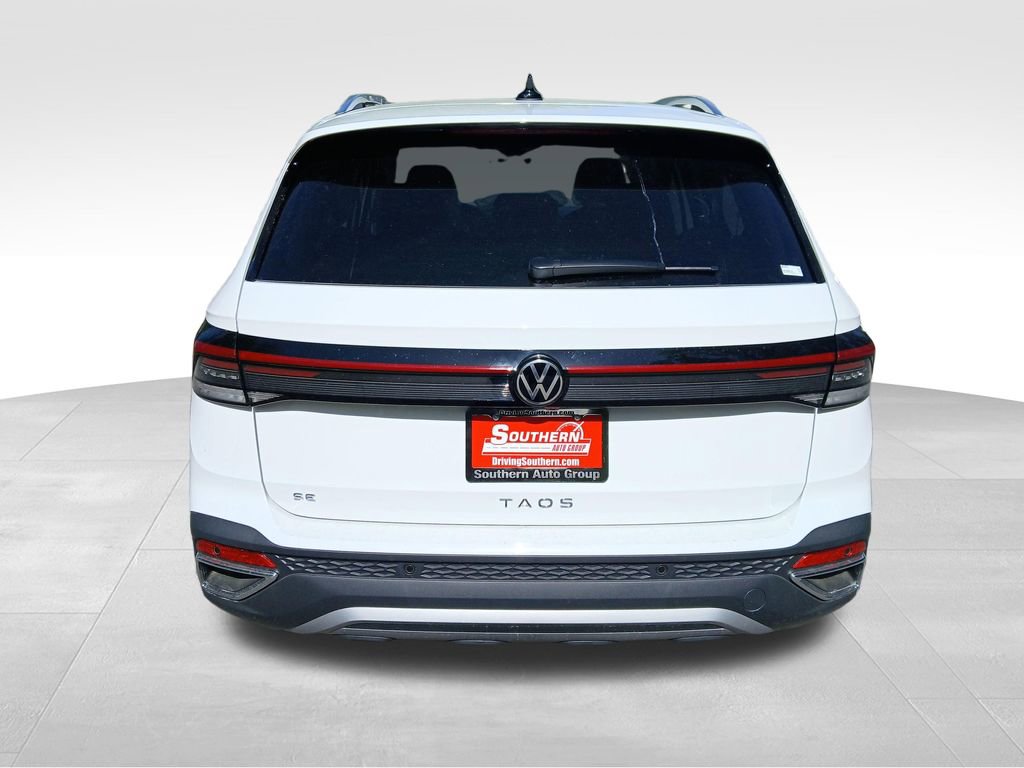 New 2026 Volkswagen Taos SE FWD image 4