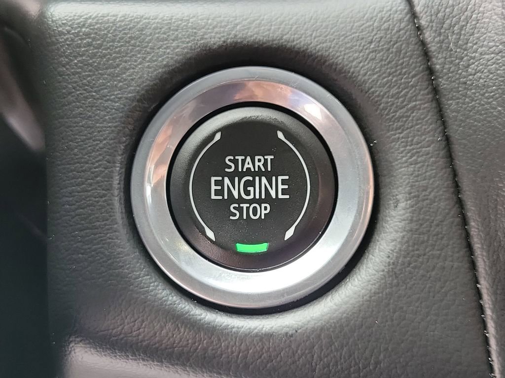 Used 2023 Chevrolet Suburban Z71 image 34