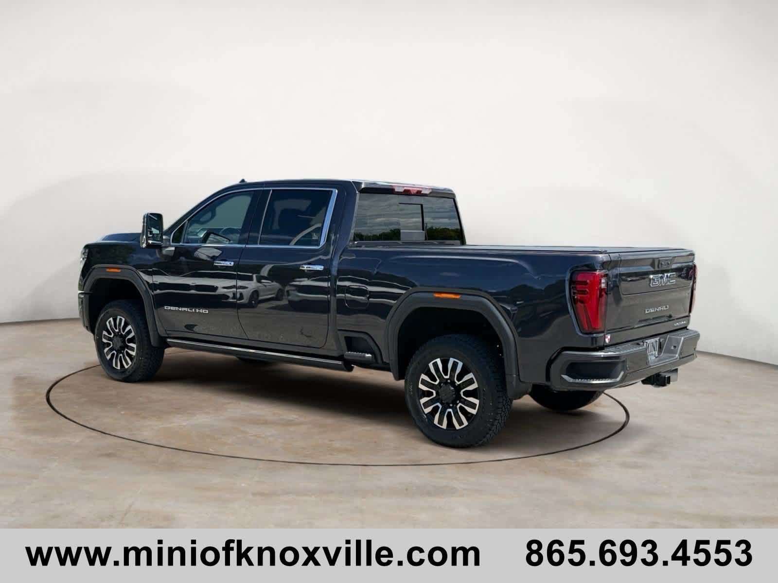 Used 2024 GMC Sierra 2500 Denali Ultimate AWD/4WD image 5