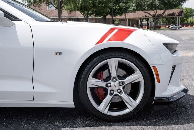 Used 2017 Chevrolet Camaro SS RWD image 11