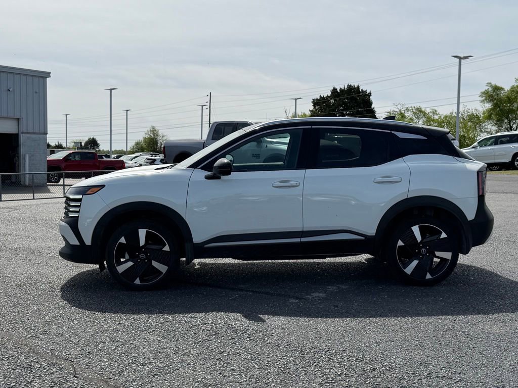 Used 2025 Nissan Kicks SR image 10