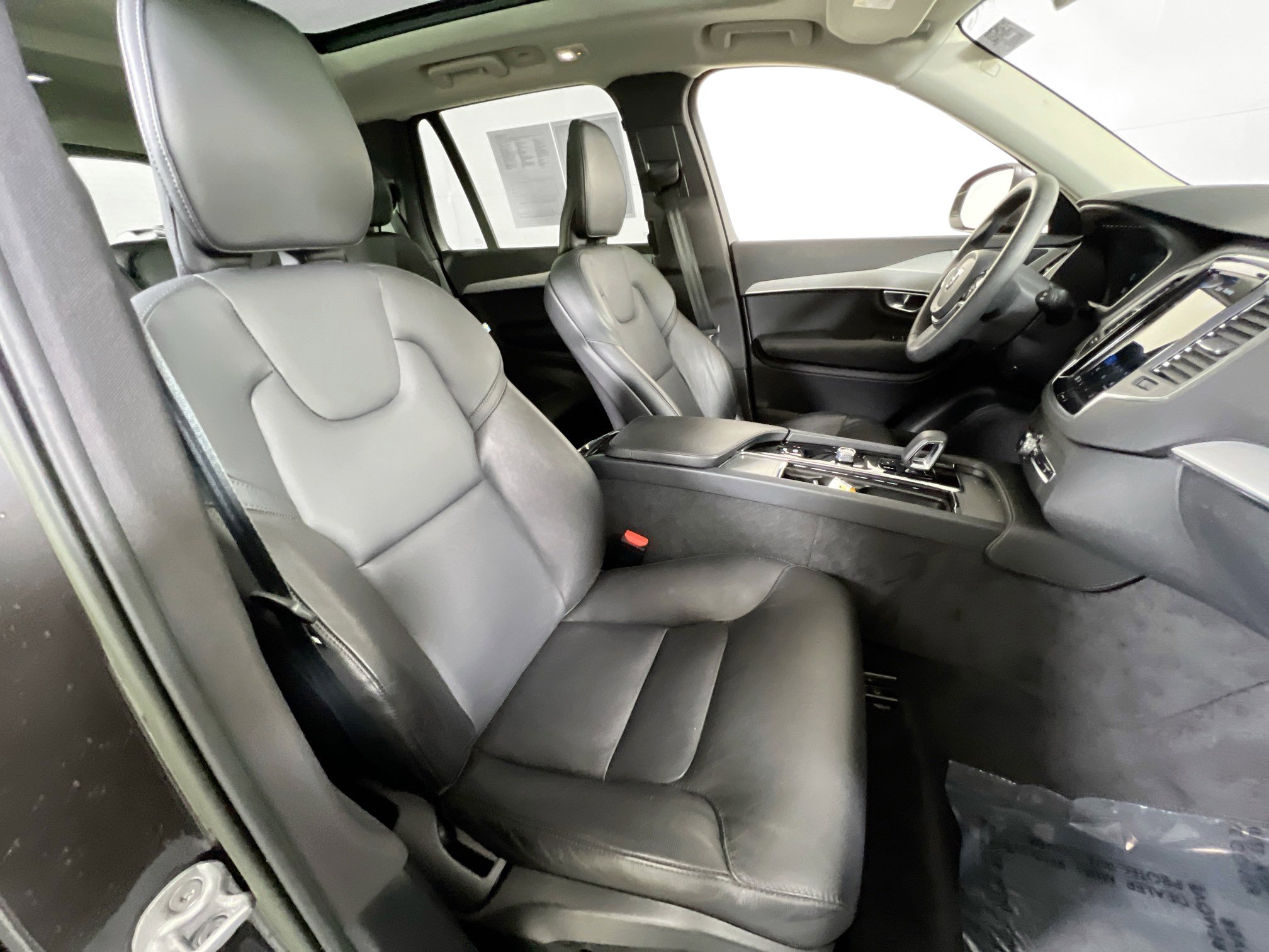 Used 2023 Volvo XC90 B5 Core AWD/4WD image 30