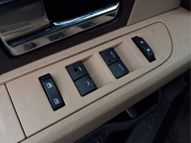 Used 2013 Ford F150 XLT w/ XLT Chrome Pkg image 18