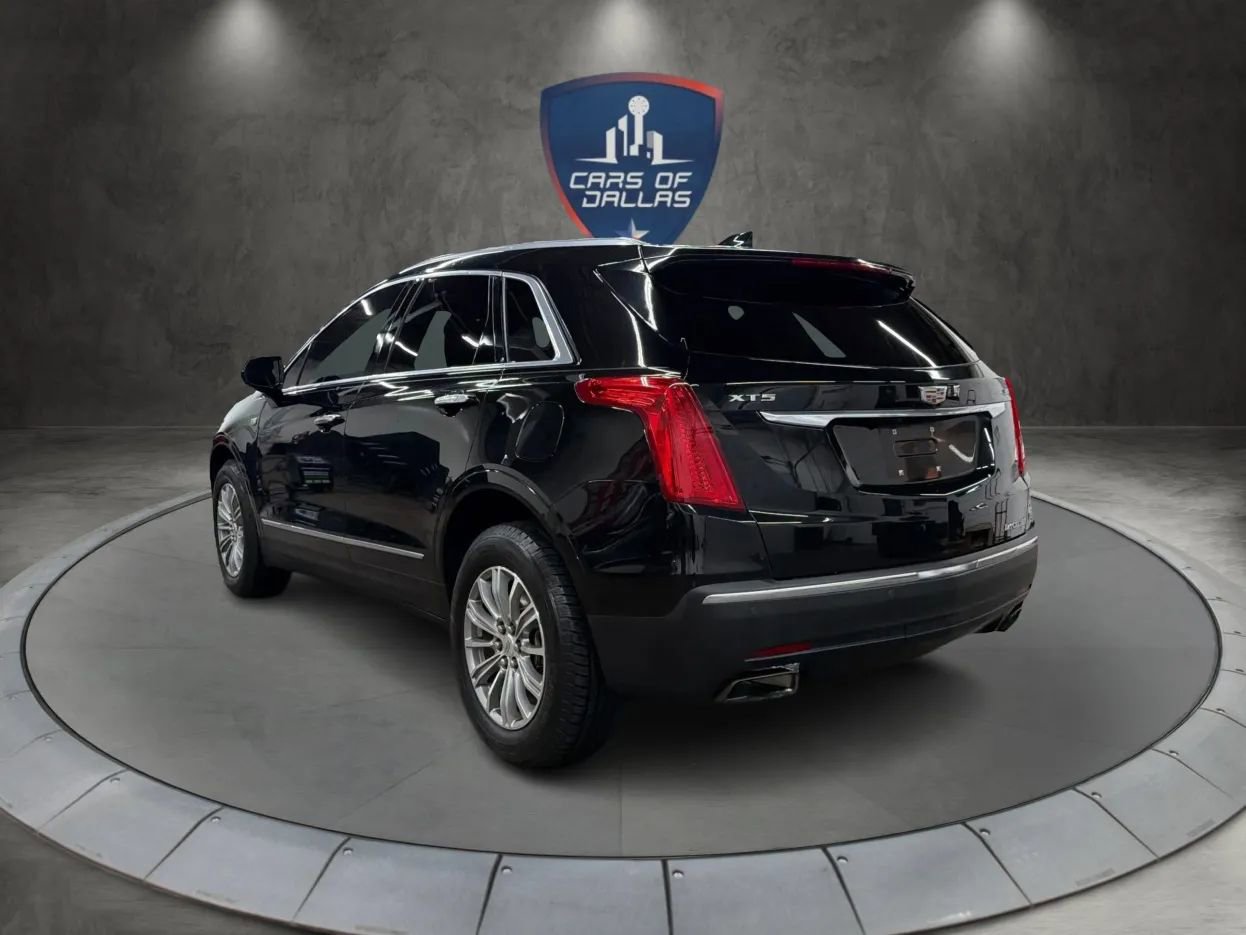 Used 2017 Cadillac XT5 Luxury w/ Driver Awareness Package image 3