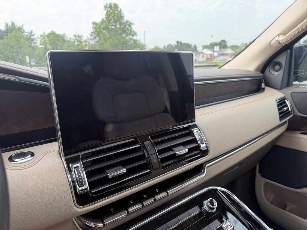 Used 2023 Lincoln Navigator Reserve AWD/4WD image 28