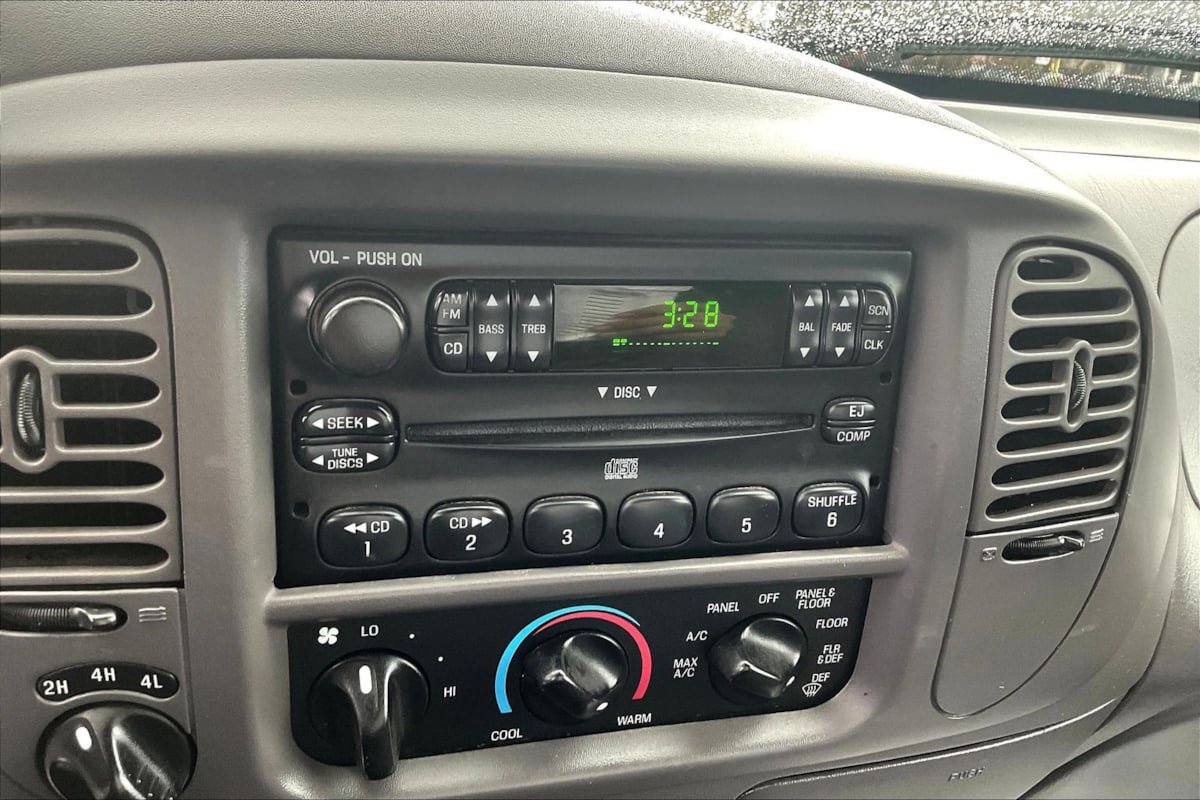 Used 2003 Ford F150 XLT AWD/4WD image 15