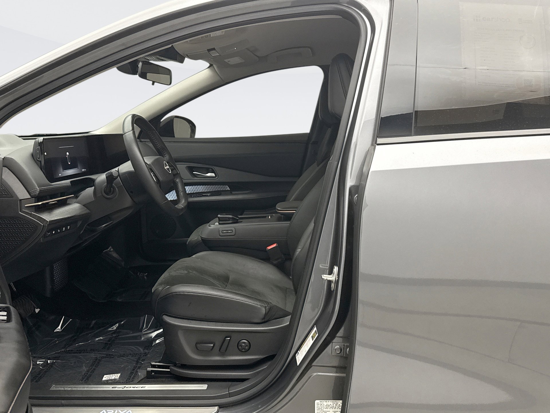 Used 2023 Nissan Ariya AWD image 11