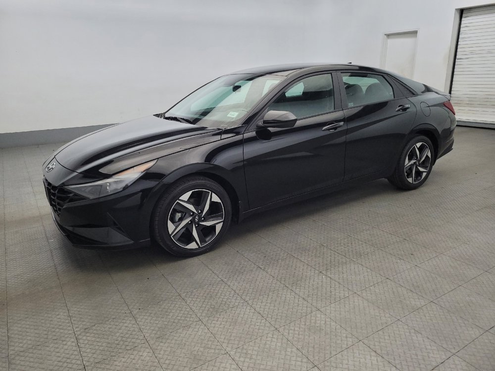 Used 2023 Hyundai Elantra SEL w/ Convenience Package image 2