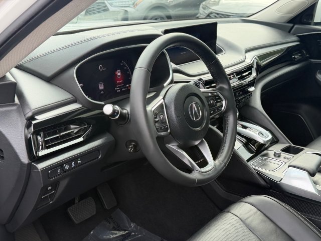 Certified 2024 Acura MDX w/ Technology Package FWD image 12