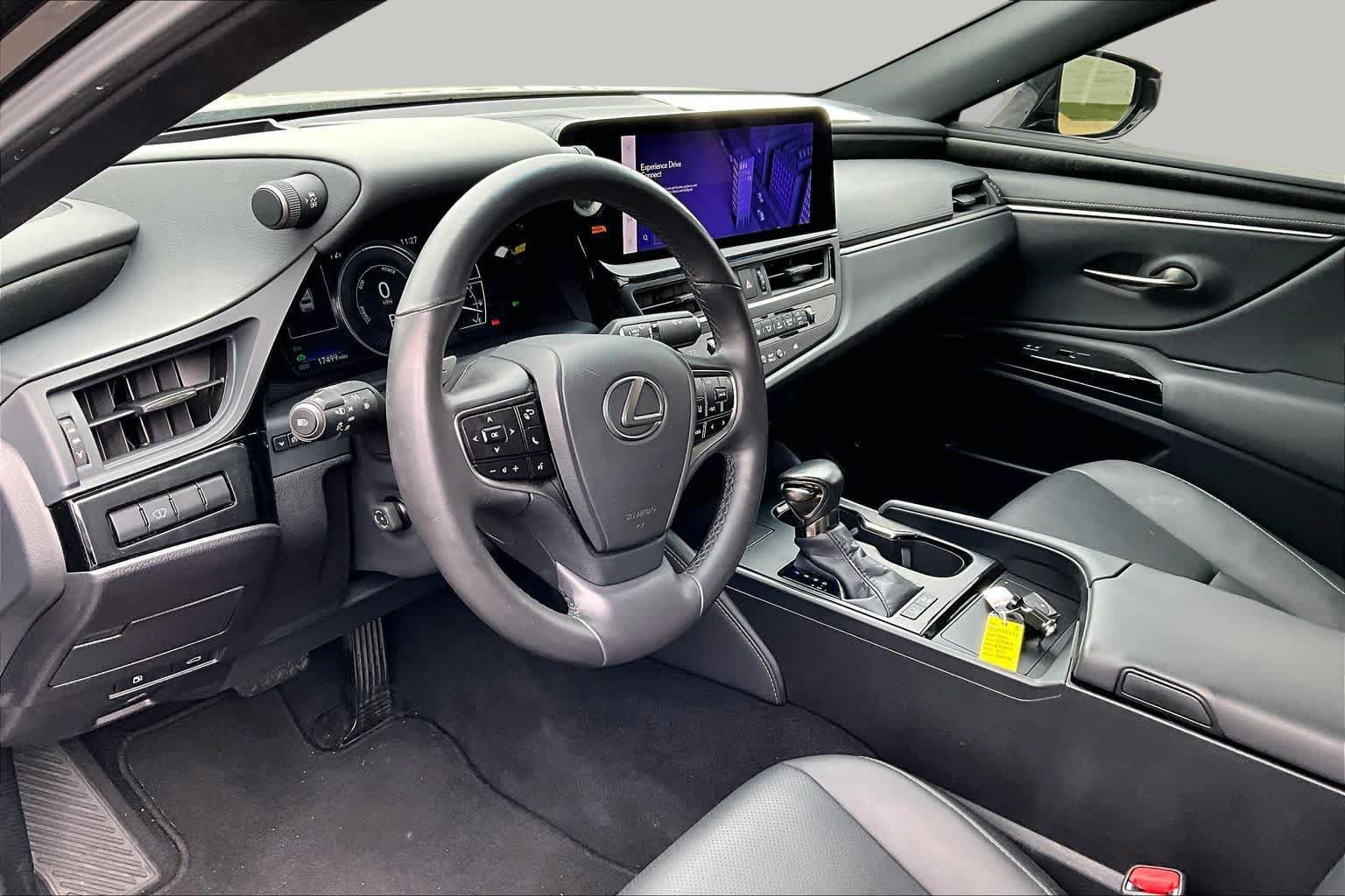 Used 2024 Lexus ES 300h w/ Premium Package FWD image 17