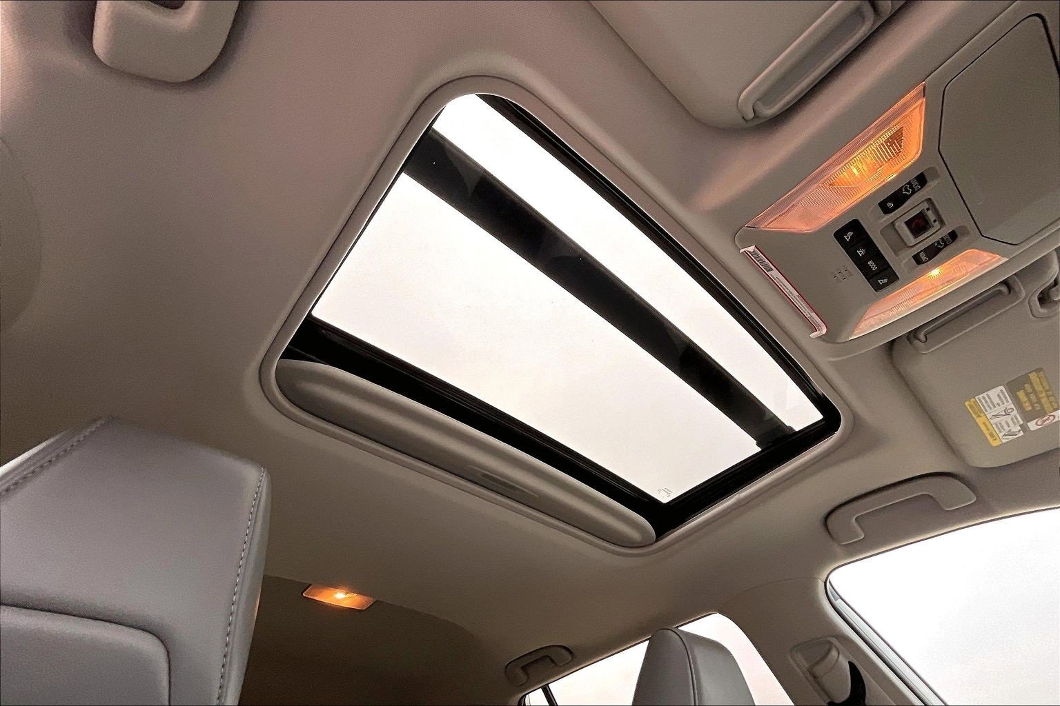 Used 2021 Toyota RAV4 Limited image 20