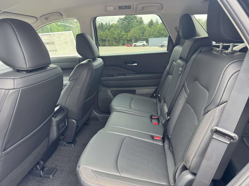New 2026 Nissan Pathfinder SL AWD/4WD image 8