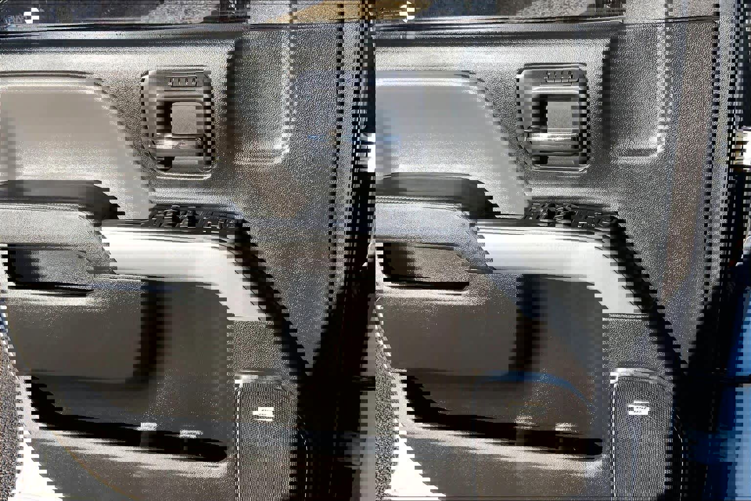 Used 2017 Chevrolet Silverado 2500 LTZ w/ LTZ Plus Package image 21