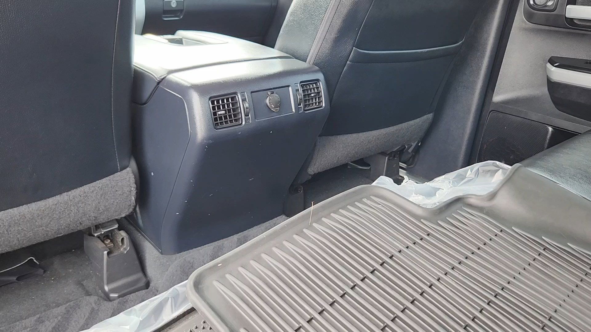 Used 2020 Toyota Tundra Limited w/ Limited Premium Package image 17