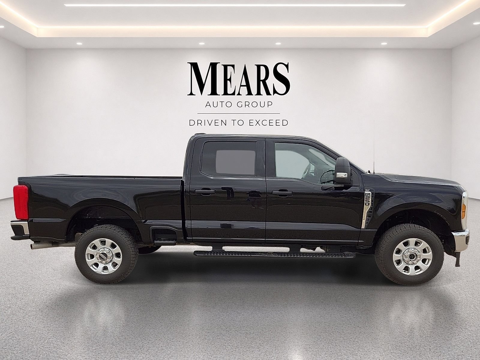 Used 2024 Ford F250 XLT AWD/4WD image 6