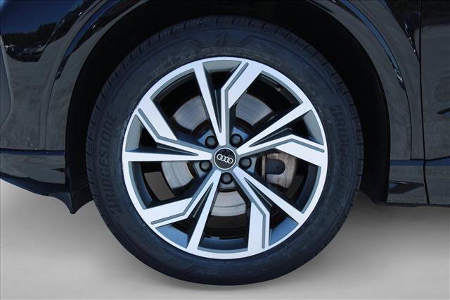 Used 2022 Audi Q4 e-tron Premium Plus AWD/4WD image 14