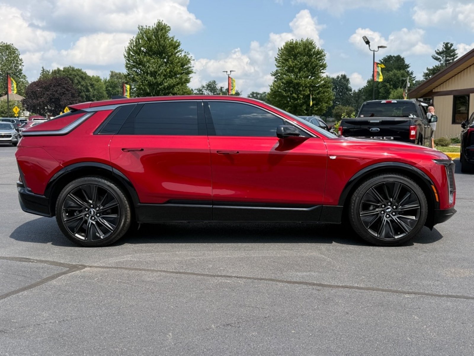 Used 2024 Cadillac Lyriq Sport AWD/4WD image 9