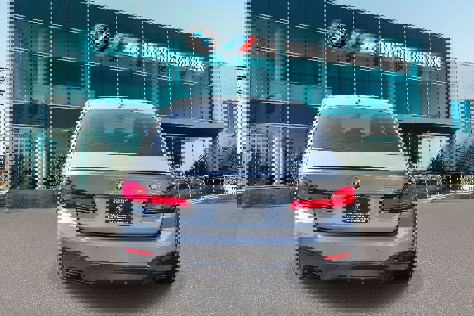 Used 2023 BMW M550i xDrive w/ Executive Package AWD/4WD image 5