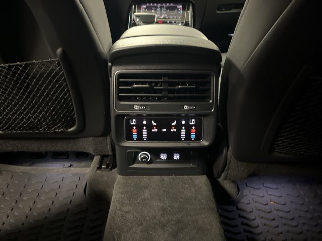 Used 2019 Audi Q8 Prestige image 27