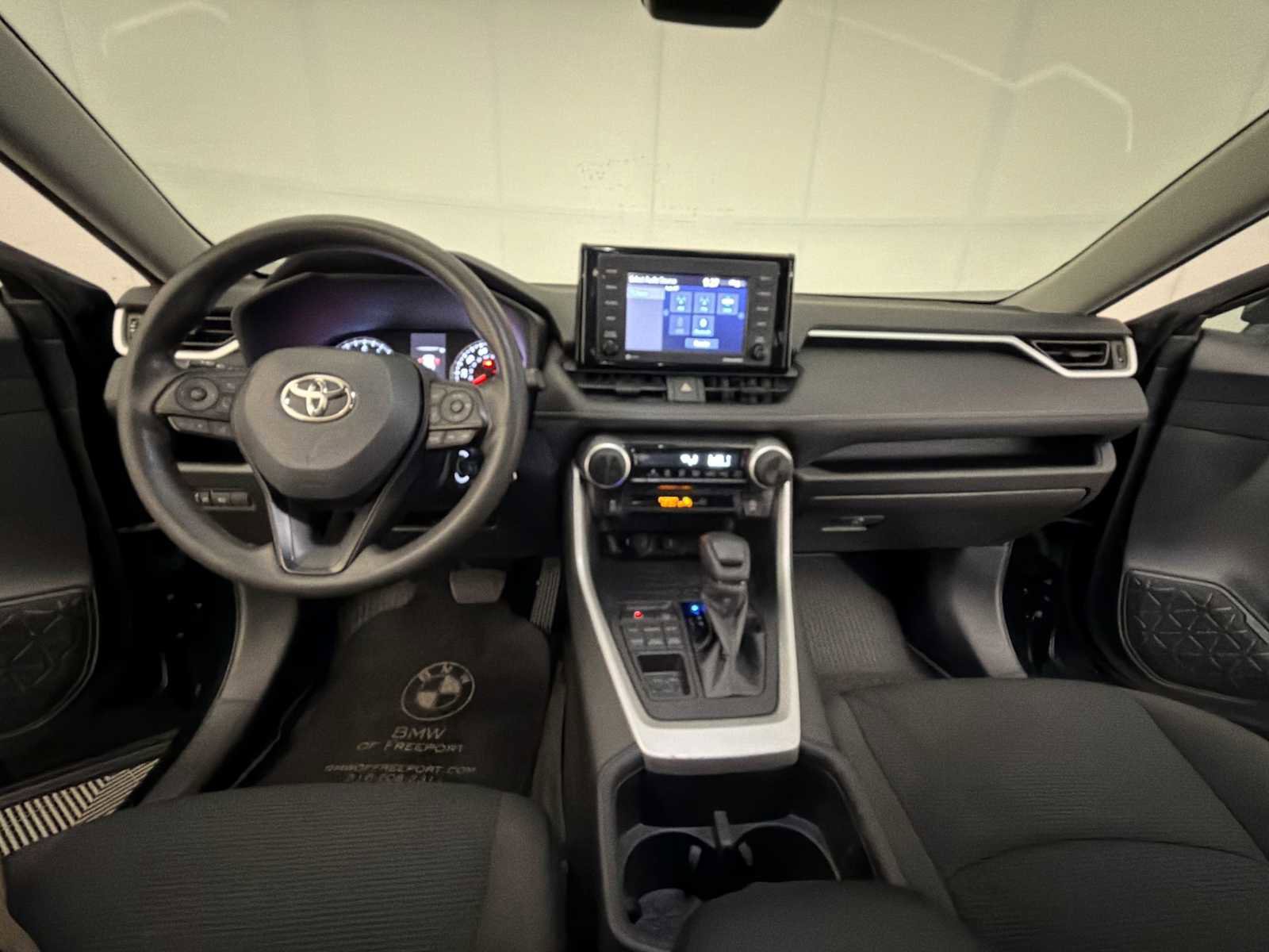 Used 2022 Toyota RAV4 LE AWD/4WD image 14