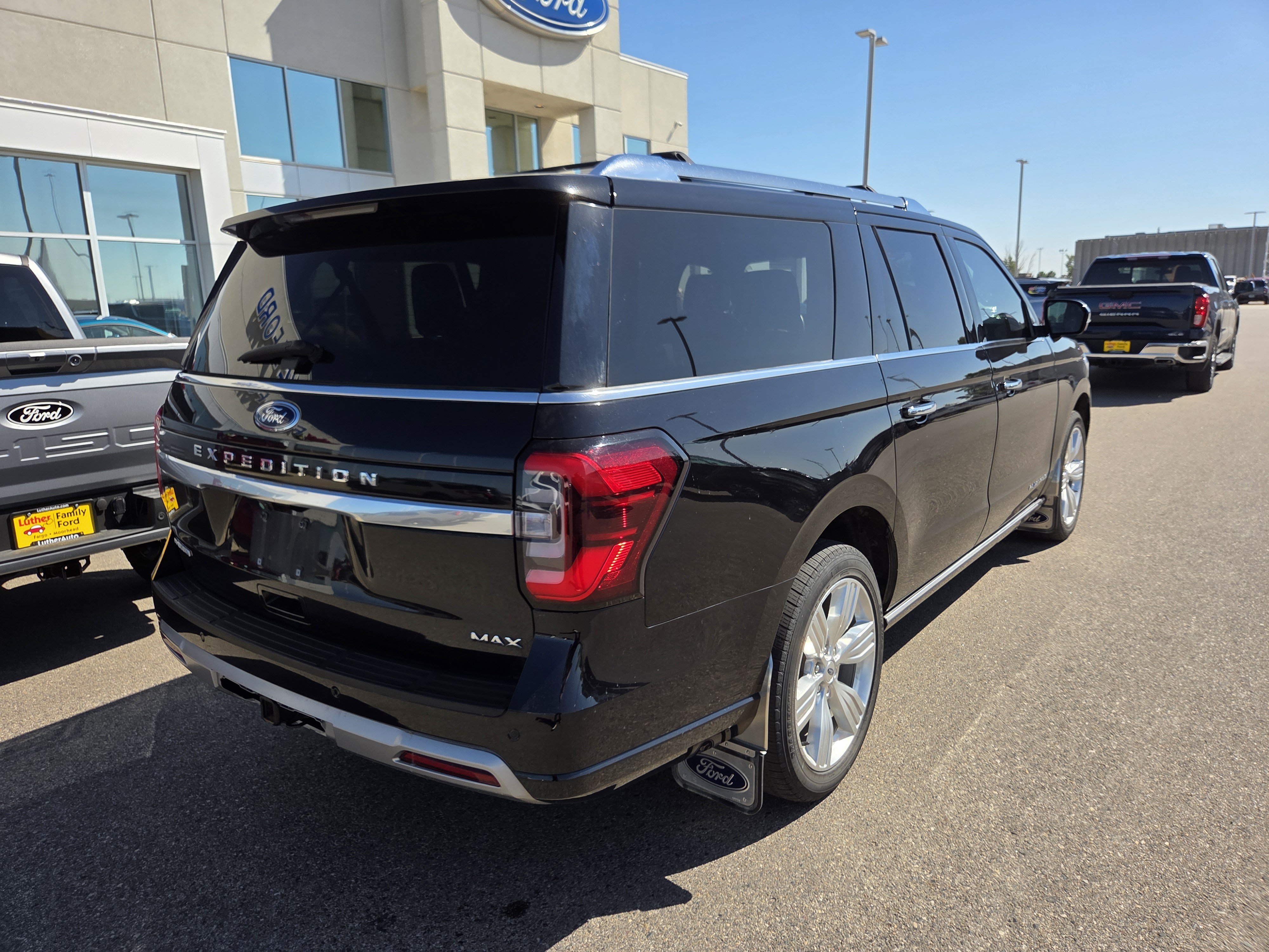 Used 2023 Ford Expedition Max Platinum AWD/4WD image 5